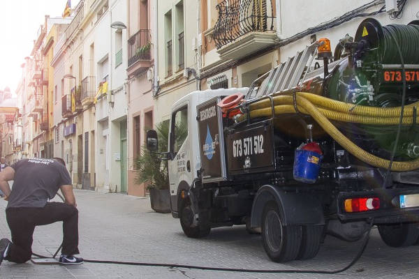 Desatascos de cloacas y tuberías en Badalona